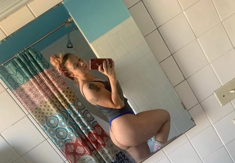 AEW Laynie Luck Nackt auf OnlyFans Leaks