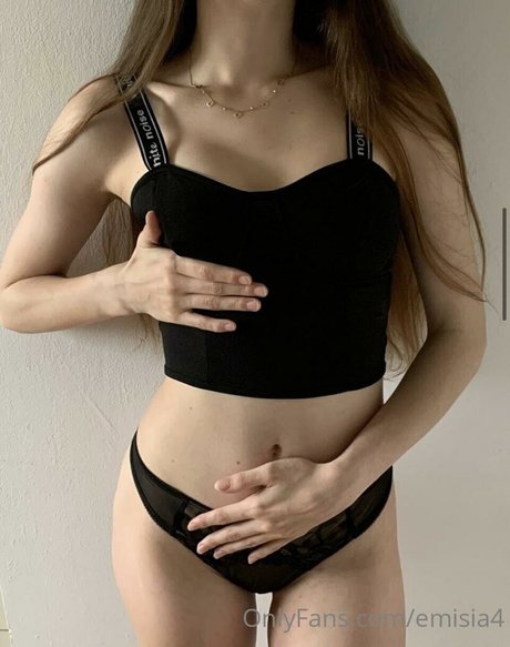 Emisia4 OnlyFans-Inhalte