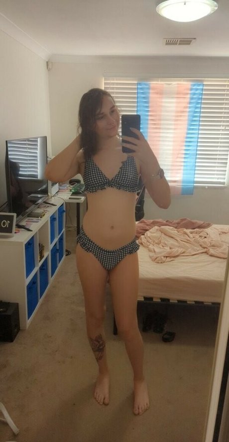 NeonRosa OnlyFans nackte Brüste