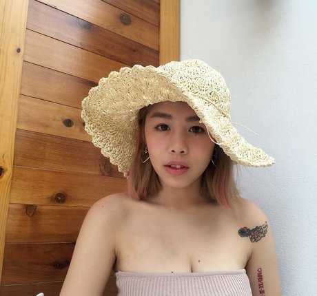 Chen OnlyFans Bilder