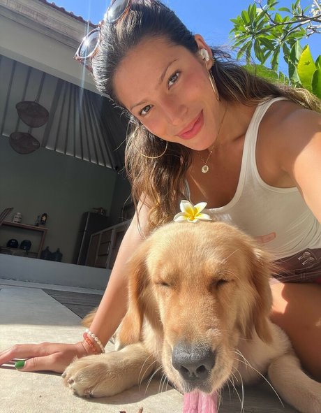 Samantha Katie James OnlyFans nackte Brüste