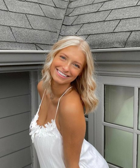 Ainsley Weaver Leaked OnlyFans Content