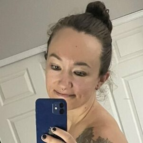 Xxxkhloekarter Nacktbilder von OnlyFans