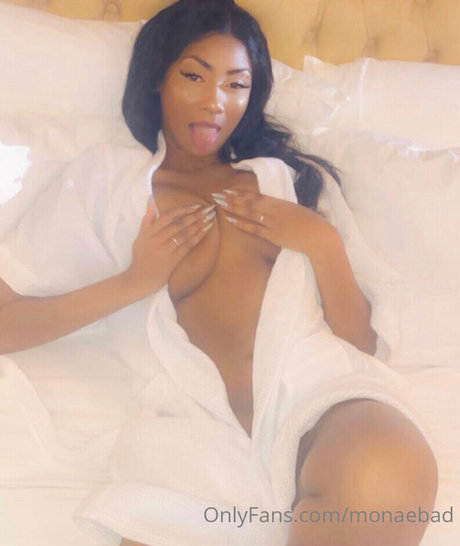 monaebad OnlyFans Bilder