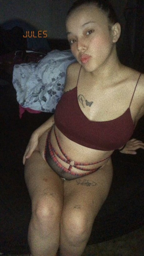 Smojuju Nacktbilder von OnlyFans