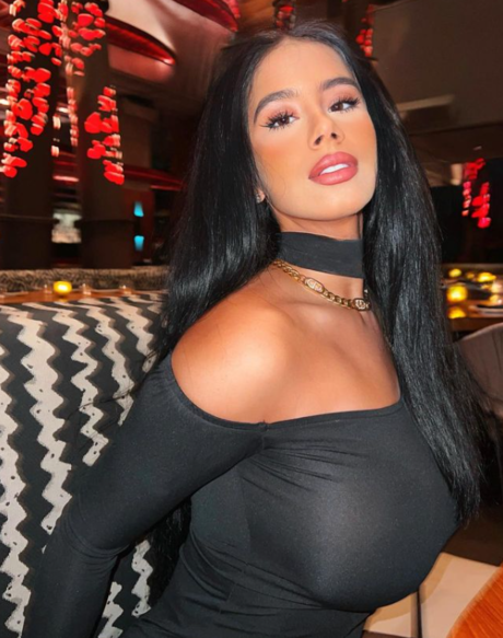 Dominique Kalem Oben ohne OnlyFans