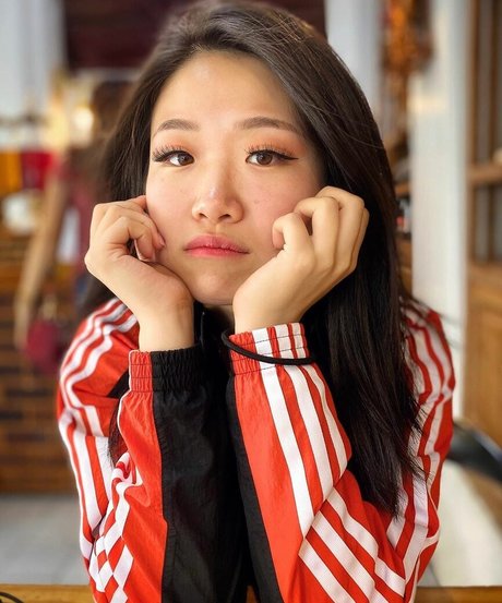 Bawnsai Brüste OnlyFans