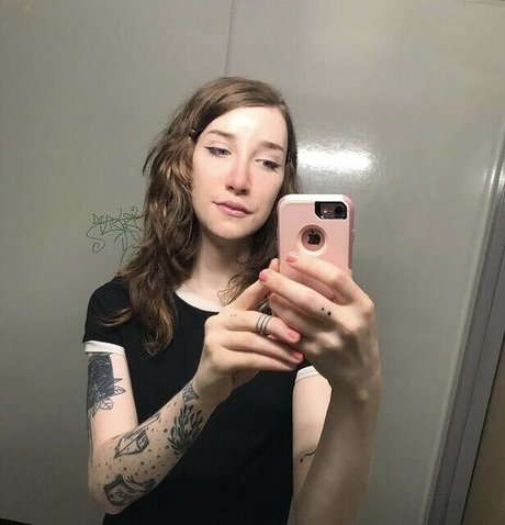 Basilstrawberry Nacktbilder auf OnlyFans