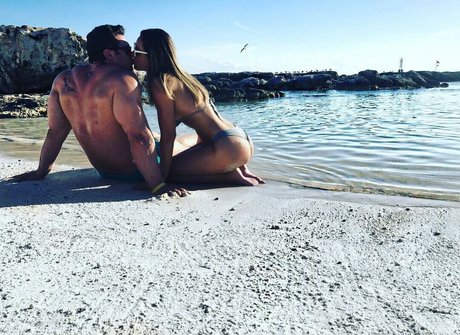 Roberta Carbonari Muzy OnlyFans-Seite