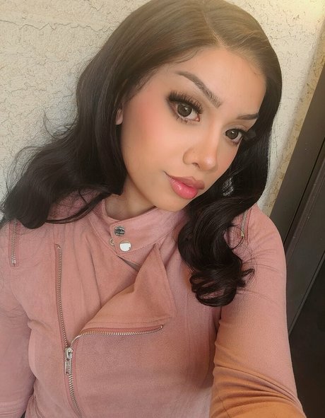 Mina Sin Nacktbilder von OnlyFans geleakt