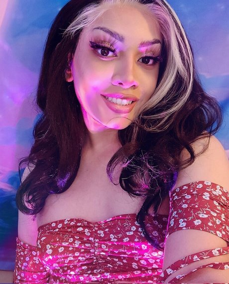 Mina Sin NurlyFans-Pornos