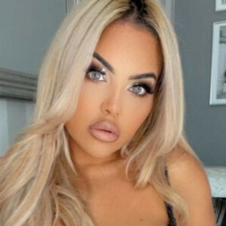 Tanya Lucie OnlyFans Striptease