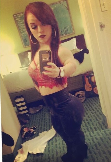 Leftcheek Leaks von Nacktbildern auf OnlyFans