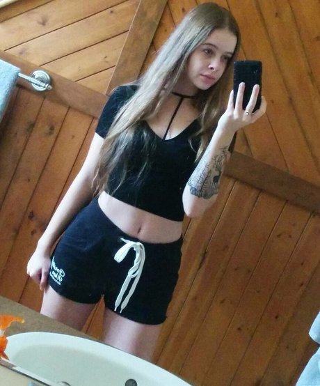 Alildore OnlyFans nackte Brüste