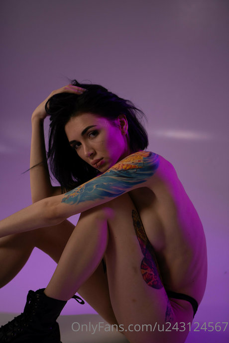 Mika Davis OnlyFans Archiv