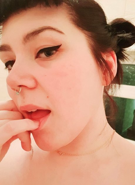 Gigiouija OnlyFans Model Bilder