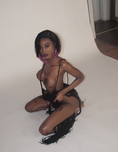 yoursojasmine OnlyFans Striptease