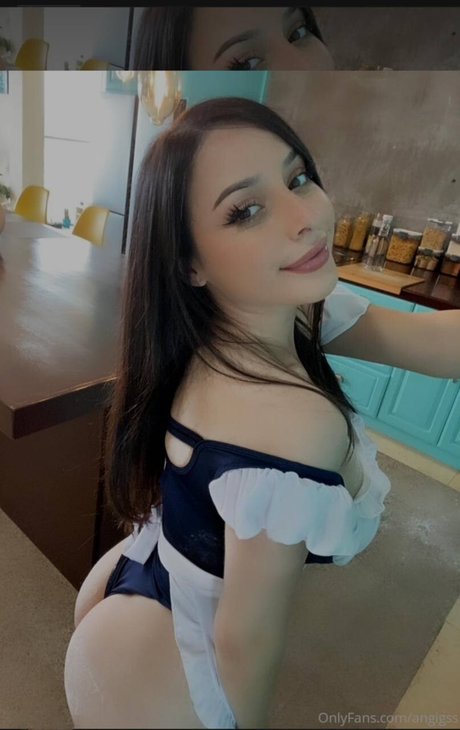 Angigss Nacktbilder von OnlyFans geleakt