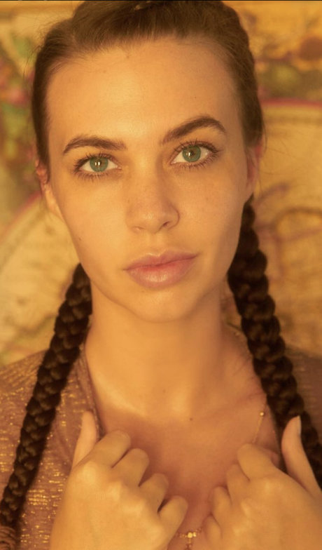 Explore with SARA OnlyFans Nacktbilder