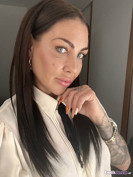 Tina2212 OnlyFans Leaks