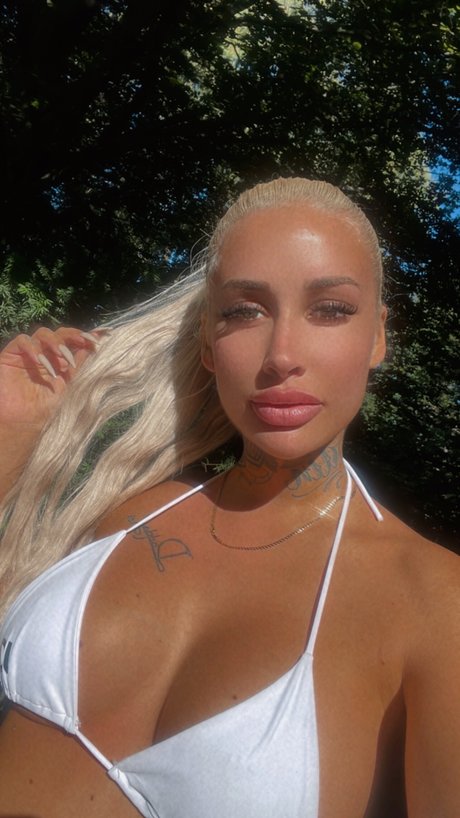 Elodie Baillargeon Roy OnlyFans Nacktbilder