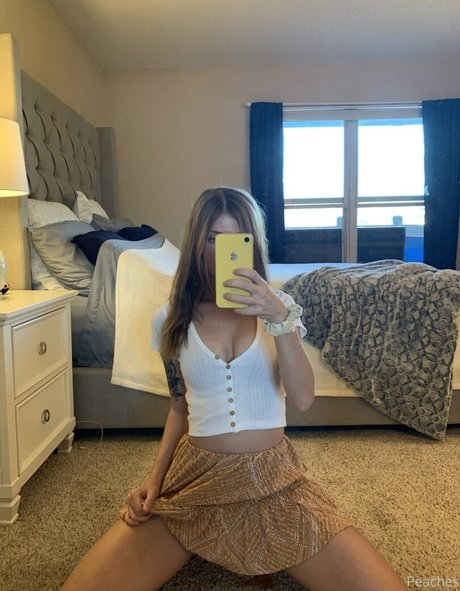 cremedelapeachh OnlyFans Nacktfotos