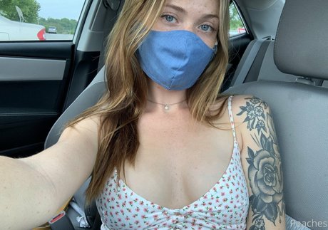 cremedelapeachh OnlyFans Leaks