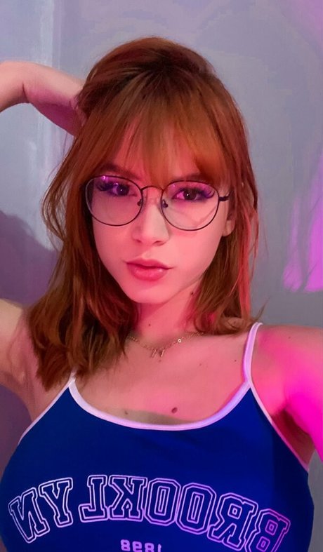 Veevtr OnlyFans-Bilder