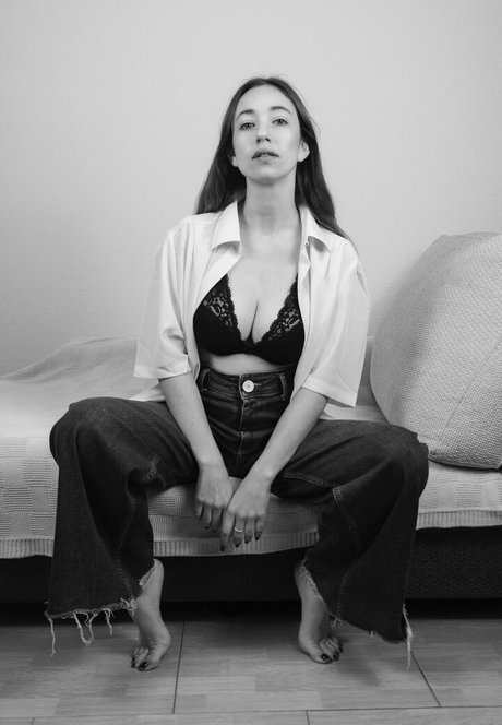 Lada Amores OnlyFans schlank