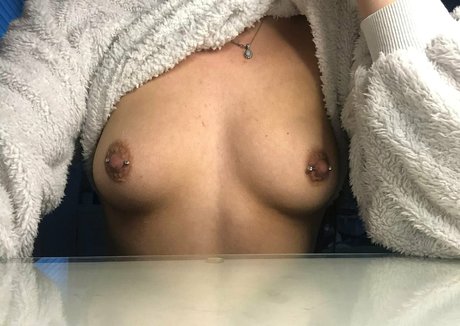littlemissmollsx OnlyFans Nacktbilder geleakt