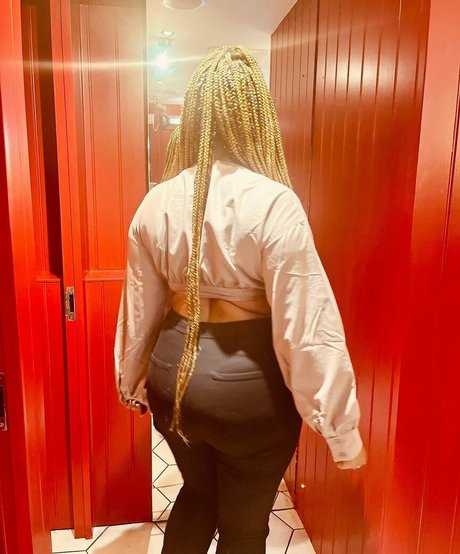 Stargirlsarah19x OnlyFans-Creator