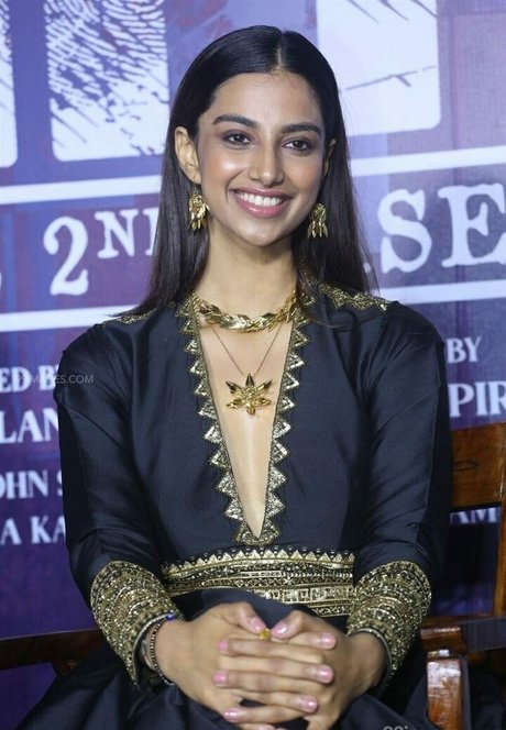 Meenakshi Chaudhary OnlyFans Nacktbilder geleakt