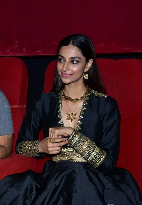 Meenakshi Chaudhary OnlyFans XXX