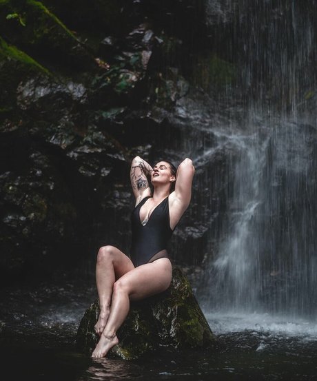 Nerdypeachbabe Nacktbilder OnlyFans Leaks