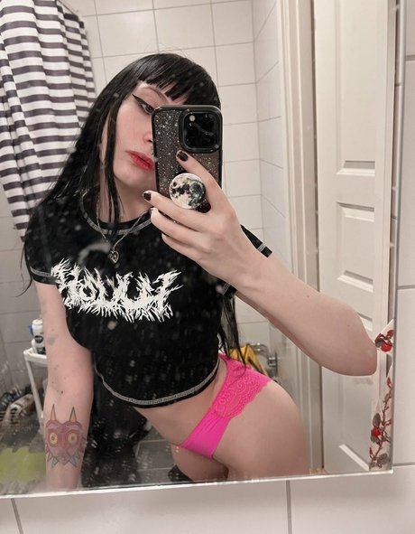 Messy OnlyFans Nacktbilder geleakt