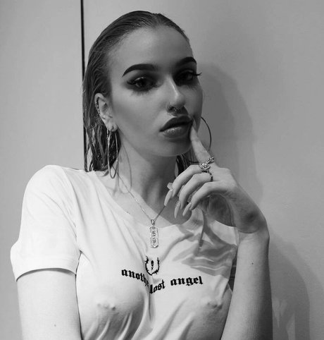 _lilsauvage_ OnlyFans Star