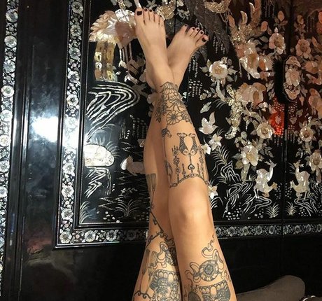 tightcorsetloosemorals OnlyFans