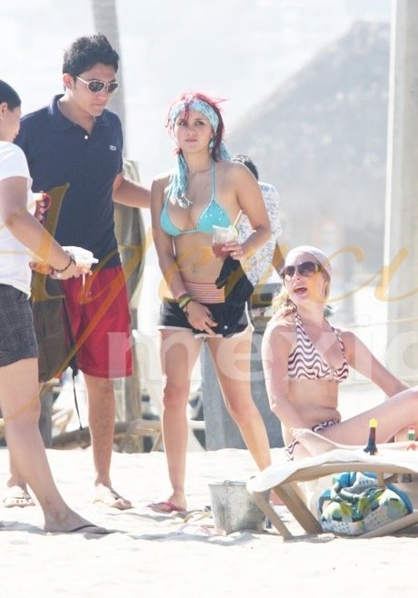 Dulce Maria NurlyFans-Brüste