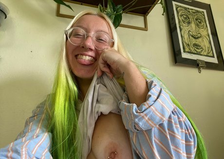 Chloe Cassidy OnlyFans schlank