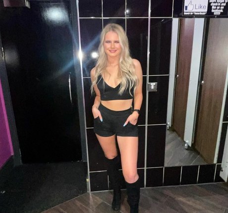 Lilly Sue McFadden Nacktbilder OnlyFans