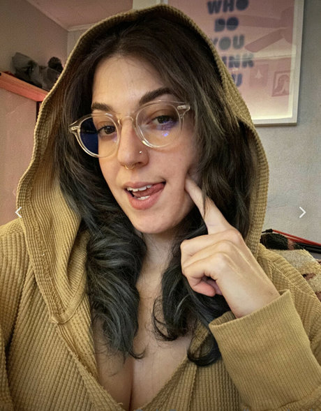 Luna Leah OnlyFans Model Fotos