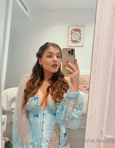 Esme Louise James Neue OnlyFans Leaks