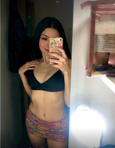 Flores Isabella98 OnlyFans NSFW