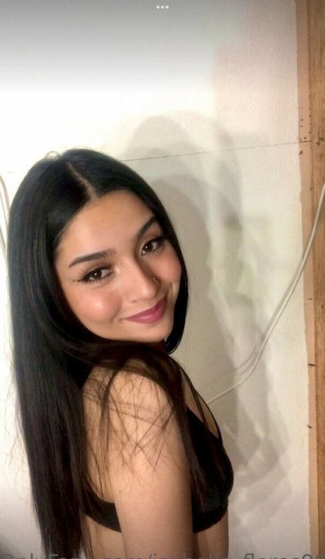 Flores Isabella98 OnlyFans Nacktbilder geleakt