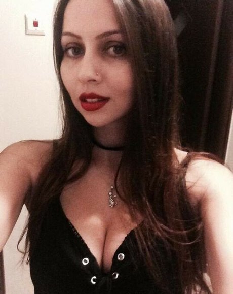 Jennie Naz OnlyFans Nackt