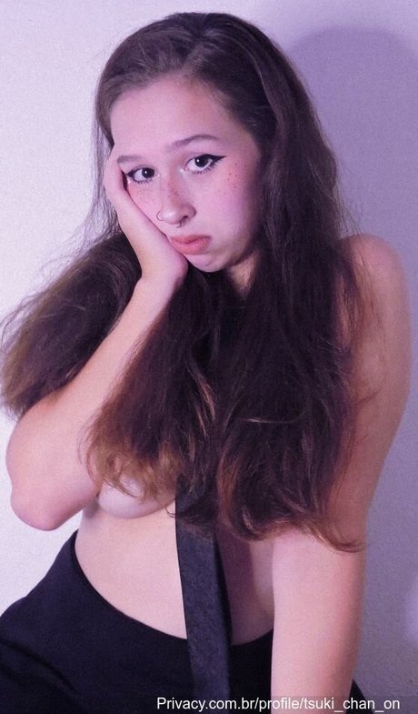 teen solo onlyfans heiß Selfie