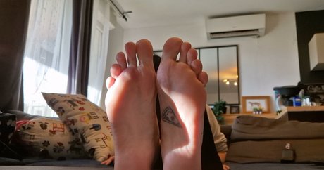 Livie Feet Leaks von OnlyFans