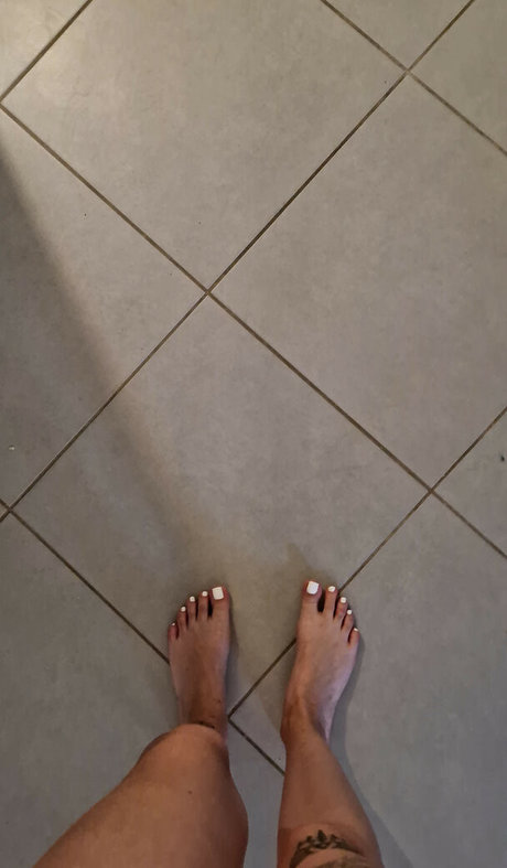 Livie Feet OnlyFans Dirtyship geleakt