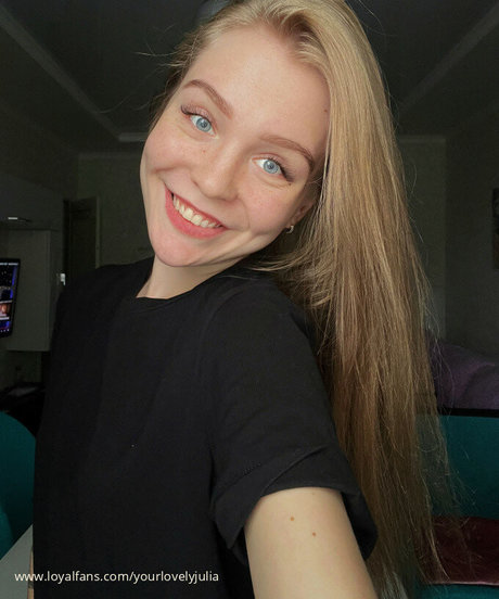 yourlovelyjulia Nackt OnlyFans