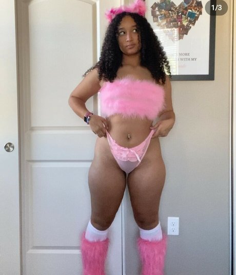 Curlybeanraver OnlyFans Nacktbilder